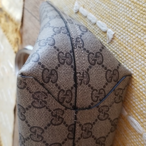 GUCCI REVERSABLE TOTE GG SMALL - Picture 7 of 16
